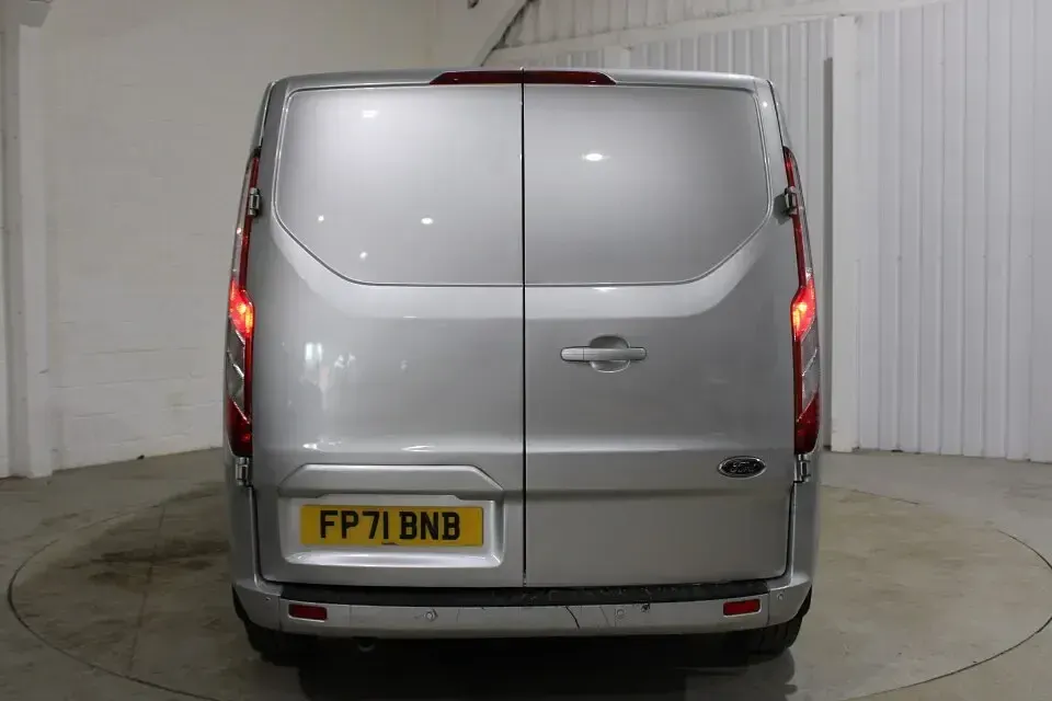 Used Ford Transit Custom Limited 130 HP (95 kW) 2021 Silver Van