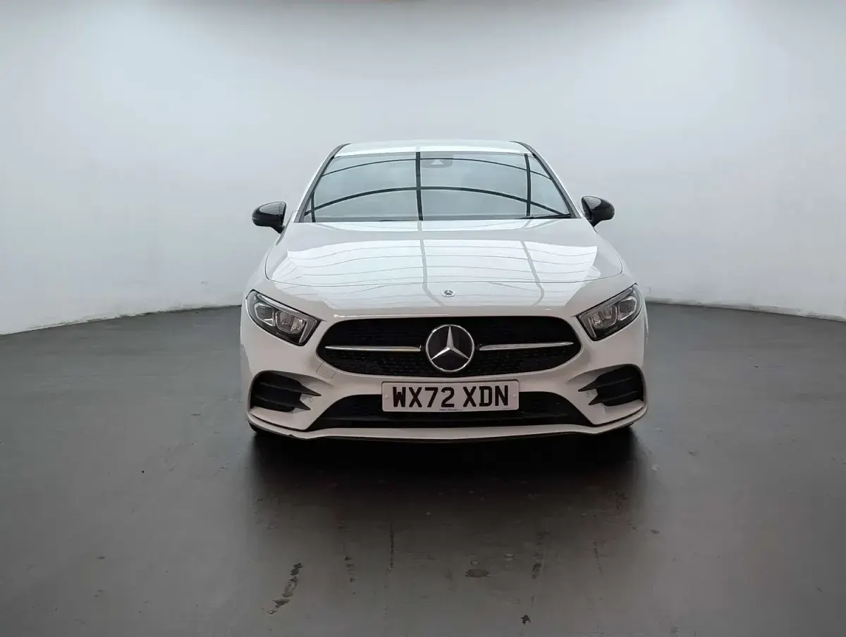Used Mercedes A180 Executive 136 HP (100 kW) 2022 White Hatchback