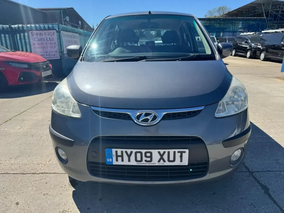 Gebraucht Hyundai i10 Comfort 78 PS (57 kW) 2009 Grau Kleinwagen