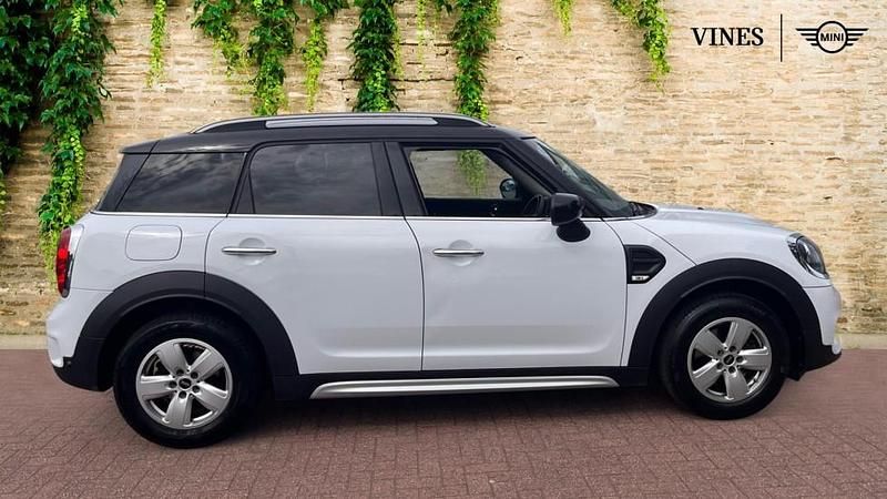 Used Mini Cooper Countryman Classic 134 HP (98 kW) 2019 White SUV