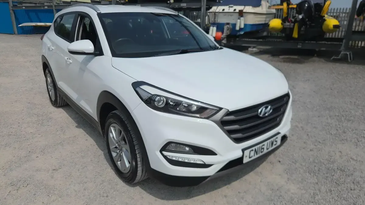 Used Hyundai Tucson SE 116 HP (85 kW) 2016 White SUV