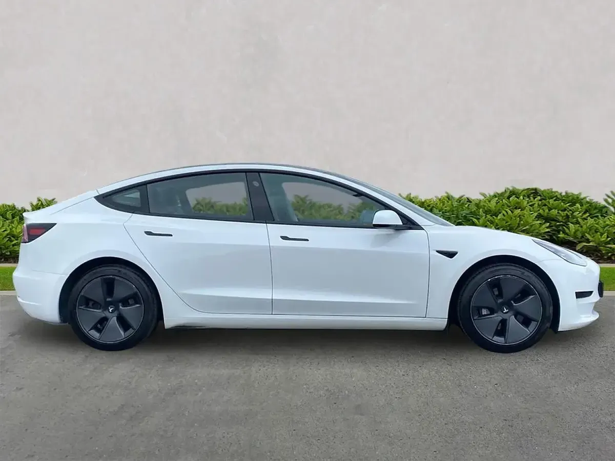 Used Tesla Model 3 RWD 208 kW (283 HP) 2023 White Sedan