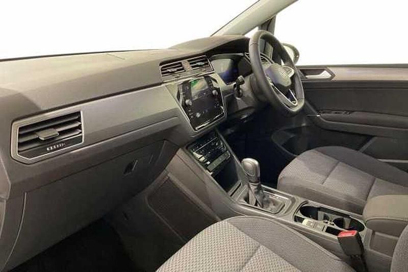 Used VW Touran Match 150 HP (110 kW) 2025 Grenadilla black MPV