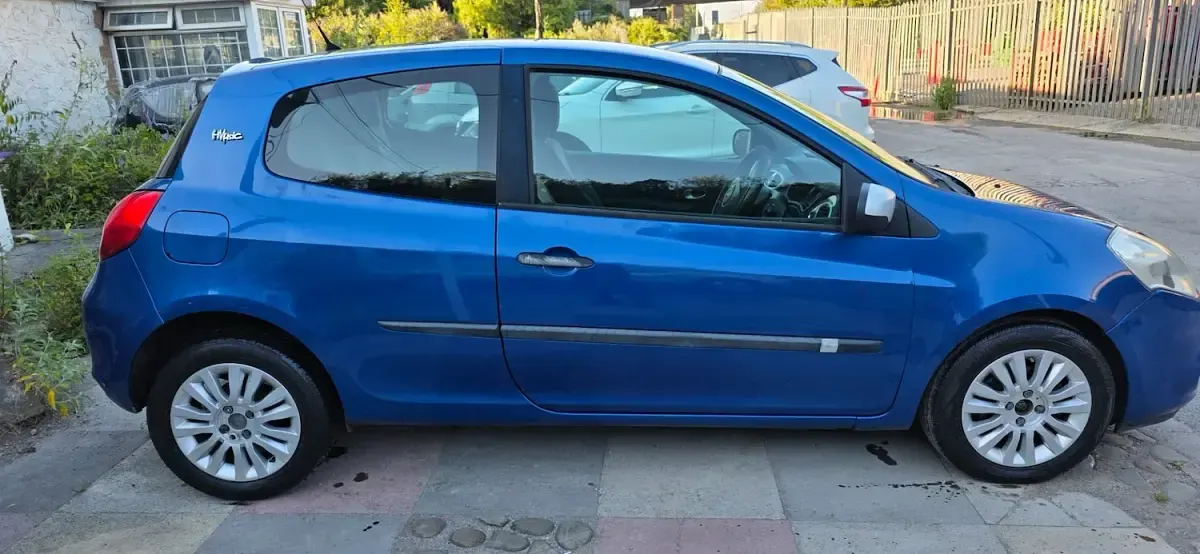 Used Renault Clio 2010 Blue Hatchback