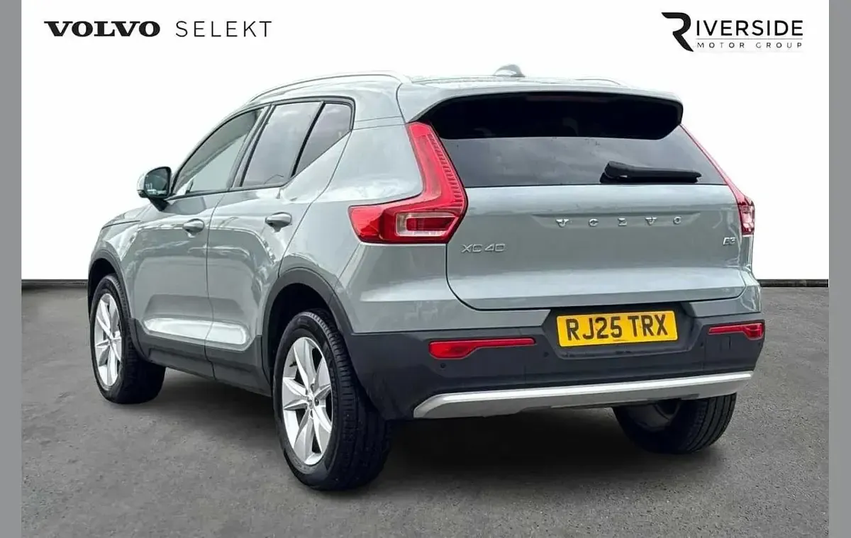 Used Volvo XC40 Core 163 HP (119 kW) 2025 Vapour grey SUV