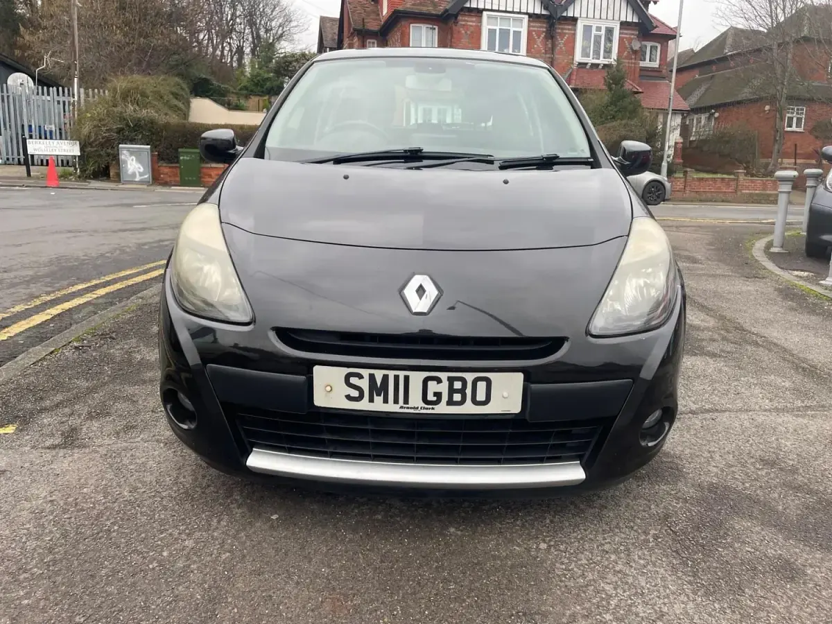 Usado Renault Clio II Dynamique 75 HP (55 kW) 2011 Preto Citadino