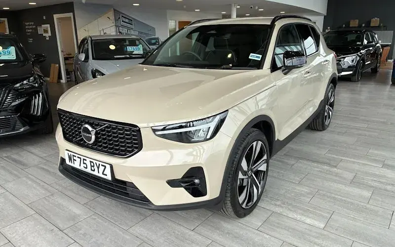 Usado Volvo XC40 Plus 197 CV (144 kW) 2026 SUV