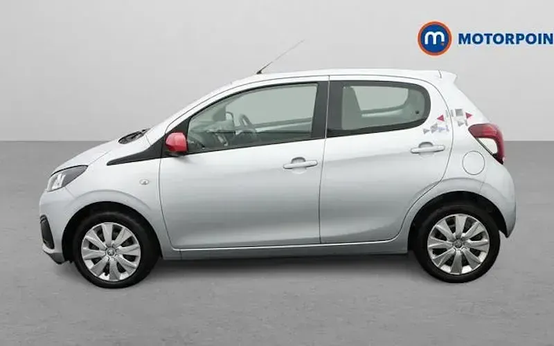 Used Peugeot 108 Active 72 HP (52 kW) 2022 Hatchback