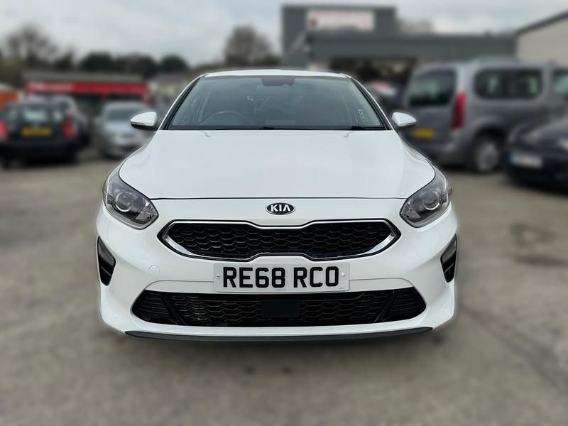 Używany Kia Ceed 114 KM (83 kW) 2018 Biały Hatchback