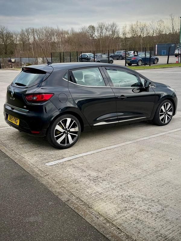 Used Renault Clio IV Dynamique 2015 Black Hatchback