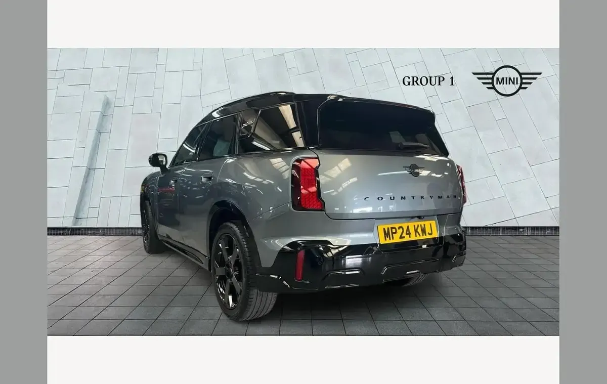 Used Mini Countryman Sport 170 HP (125 kW) 2024 Green SUV