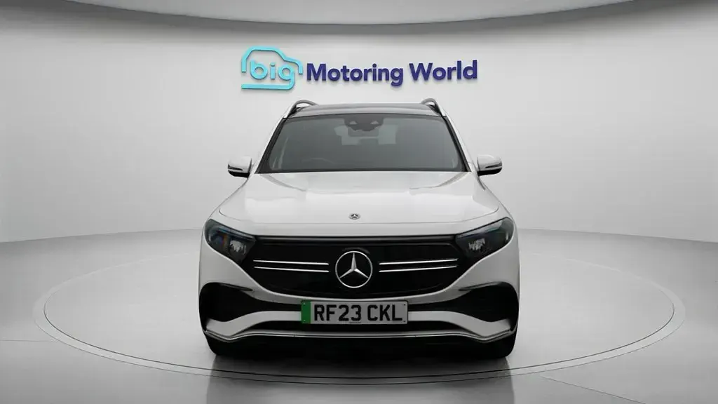 Usado Mercedes EQB300 AMG line 167 kW (228 HP) 2023 SUV