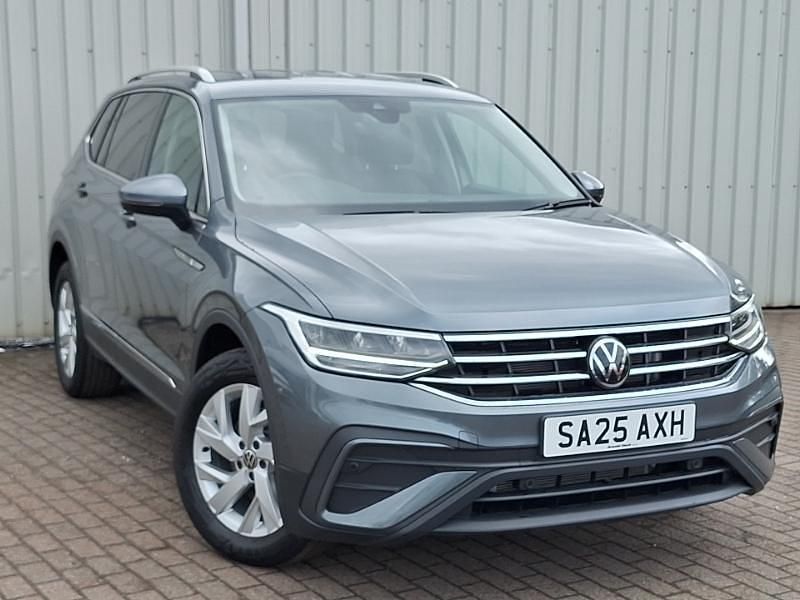 Grey New 2025 VW Tiguan Allspace Life SUV | £30,998 (Fair price) - Image 1/4
