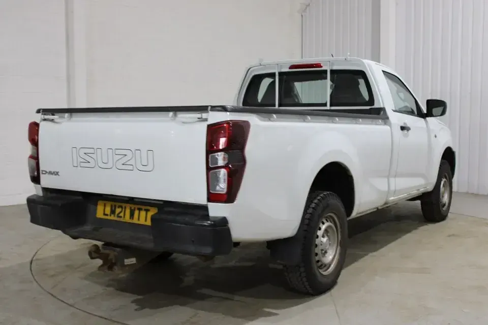 Used Isuzu D-Max 163 HP (119 kW) 2021 White Pickup