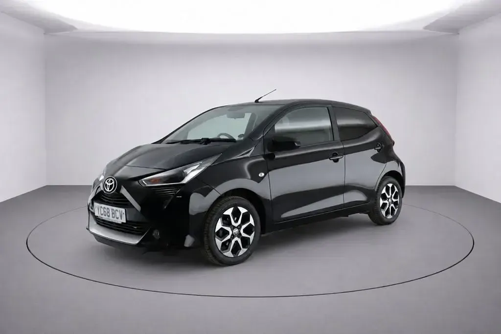 Used Toyota Aygo X-plore 71 HP (52 kW) 2018 Black Hatchback