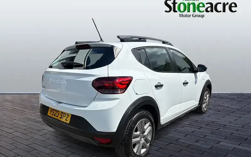Used Dacia Sandero Essentiel 91 HP (66 kW) 2022 White Hatchback