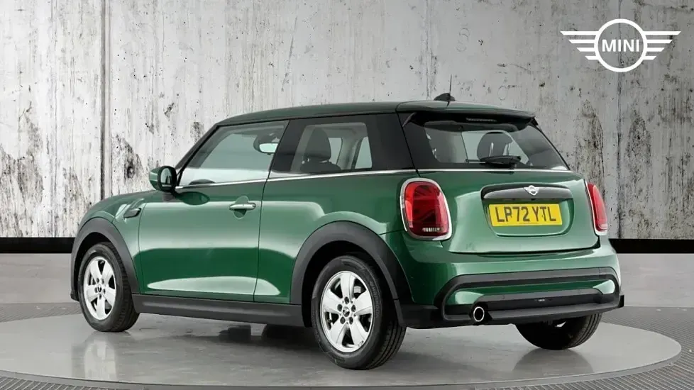 Used Mini Cooper Classic 134 HP (98 kW) 2023 Green Hatchback