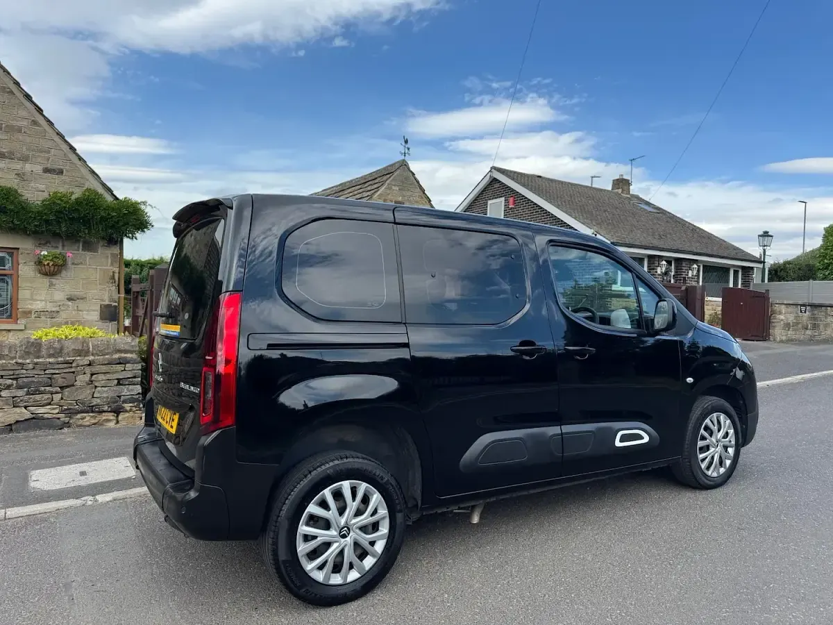 Used Citroën Berlingo Feel 2022 Black MPV