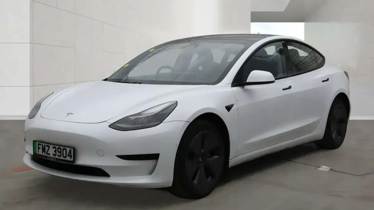 Used Tesla Model 3 Standard Range 208 kW (283 HP) 2021 White Sedan