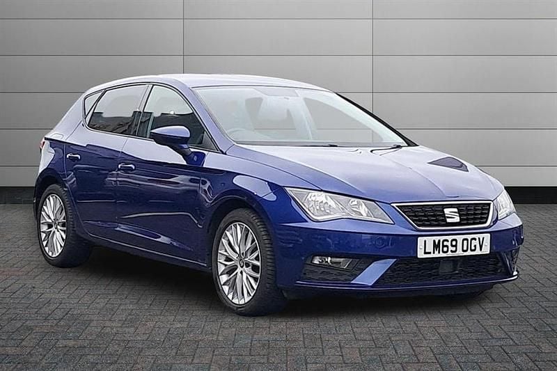 Used Seat Leon SE Dynamic 115 HP (84 kW) 2019 Blue Hatchback