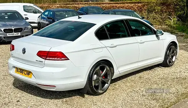 Used VW Passat Business 120 HP (88 kW) 2016 White Sedan