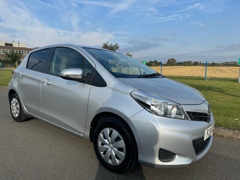 Silver Used 2011 Toyota Vitz Hatchback | £5,495 - Image 1/4