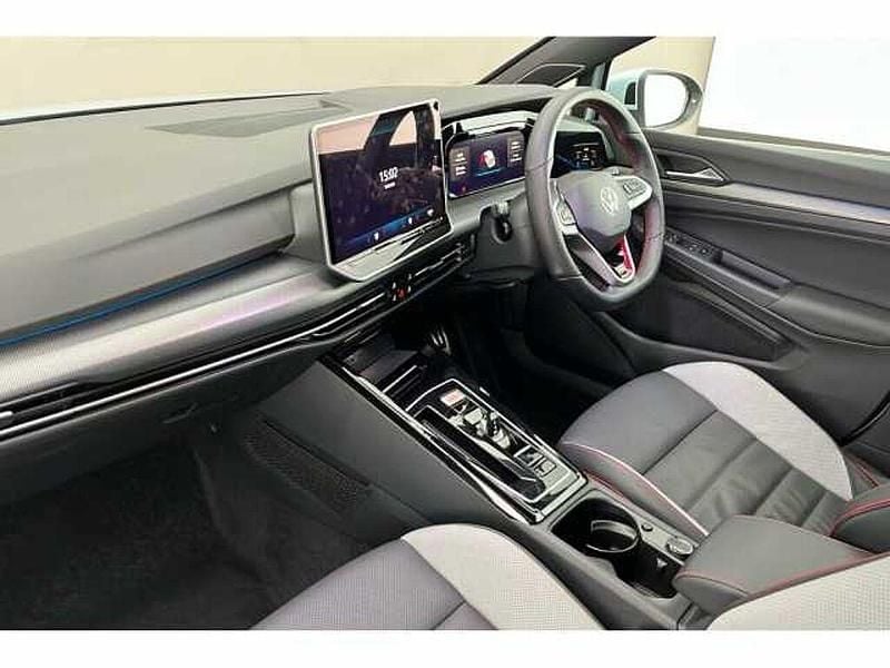 Used VW Golf VIII 300 HP (220 kW) 2025