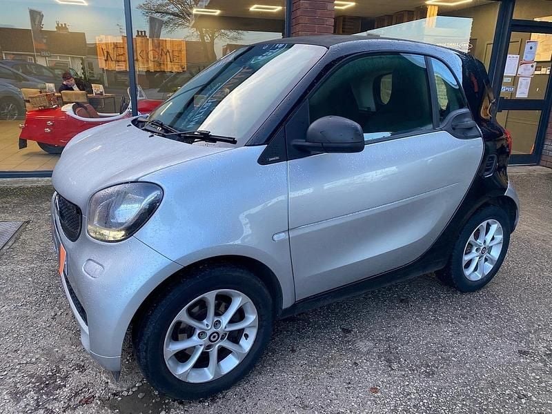 Used Smart ForTwo Coupé Passion 90 HP (66 kW) 2018 Black Coupe