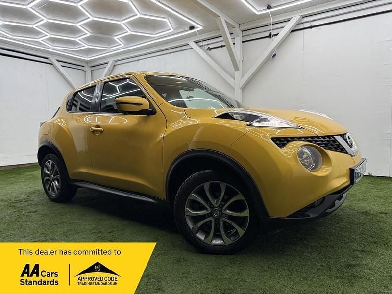 Used Nissan Juke Tekna 2014 Yellow SUV