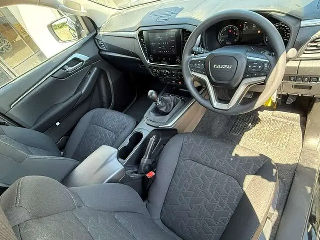 New Isuzu D-Max 2026 Black Pickup
