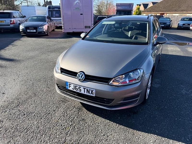 Used VW Golf VII SE 110 HP (80 kW) 2015 Grey Estate