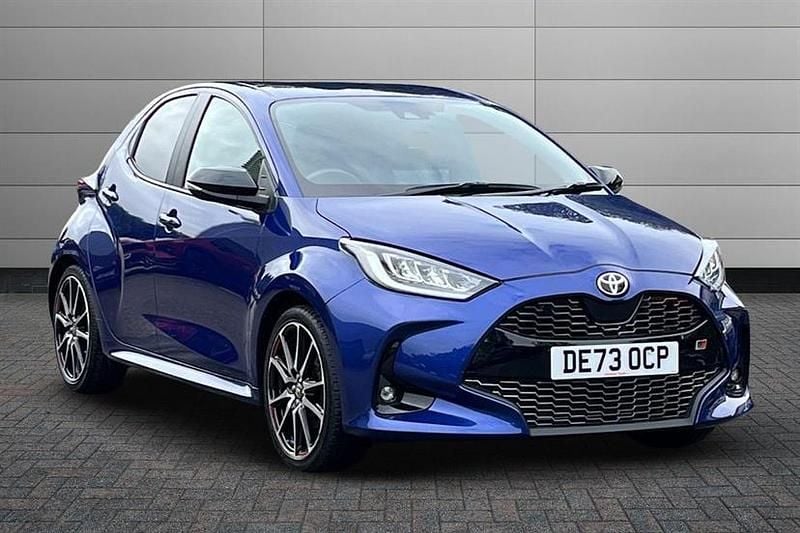 Galactic blue Used 2023 Toyota Yaris Hybrid Sport Hatchback | £18,970 (Fair price) - Image 1/4