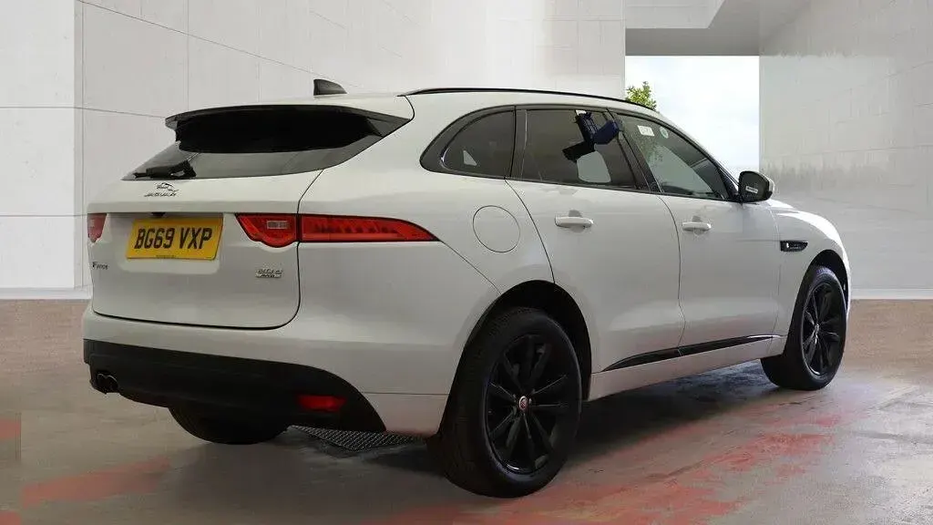 Used Jaguar F-Pace Chequered Flag 2019 White SUV