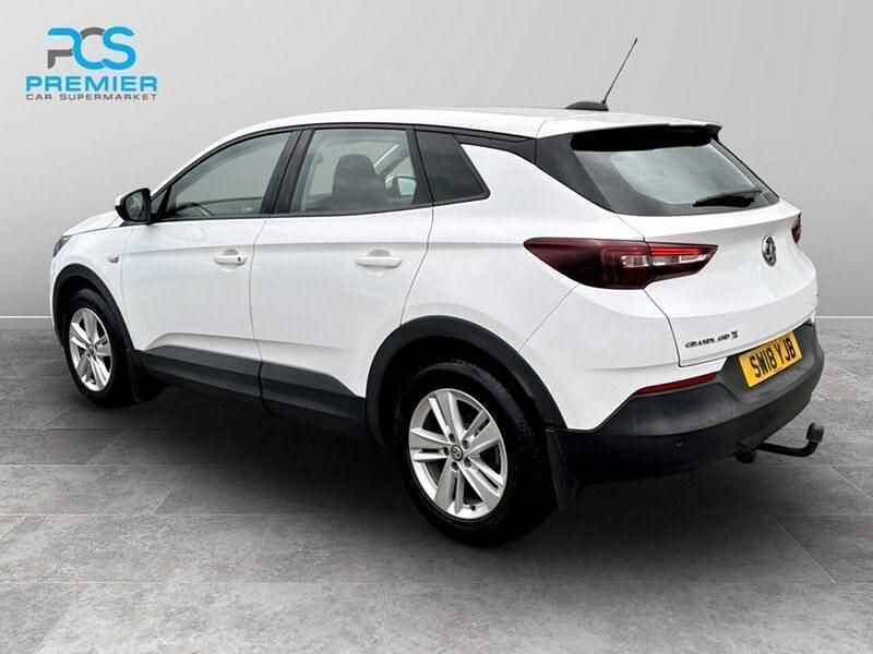Used Vauxhall Grandland X 2018 White SUV