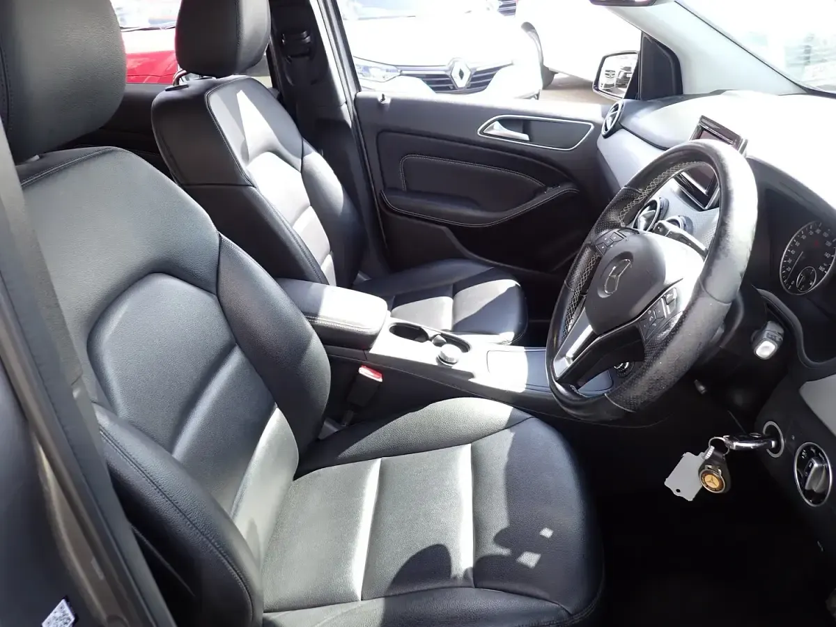 Used Mercedes B180 109 HP (80 kW) 2013 Grey Hatchback