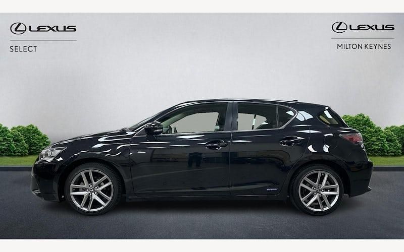 Used Lexus CT200h Executive Line 136 HP (100 kW) 2017 Hatchback