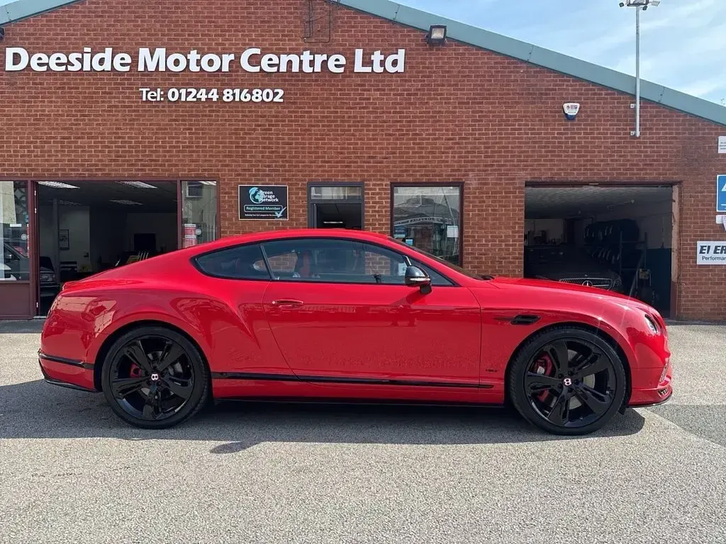 Used Bentley Continental 528 HP (388 kW) 2017 Red Coupe