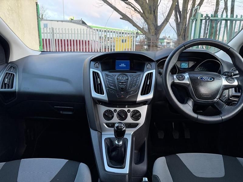 Used Ford Focus Zetec 115 HP (84 kW) 2012 Black Hatchback