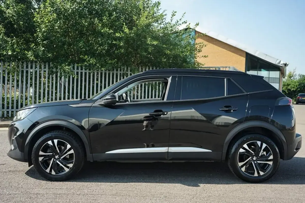 Used Peugeot 2008 Allure Premium 129 HP (94 kW) 2022 Black SUV