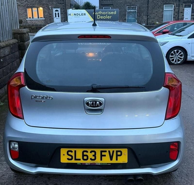 Used Kia Picanto City 68 HP (50 kW) 2013 Silver Hatchback