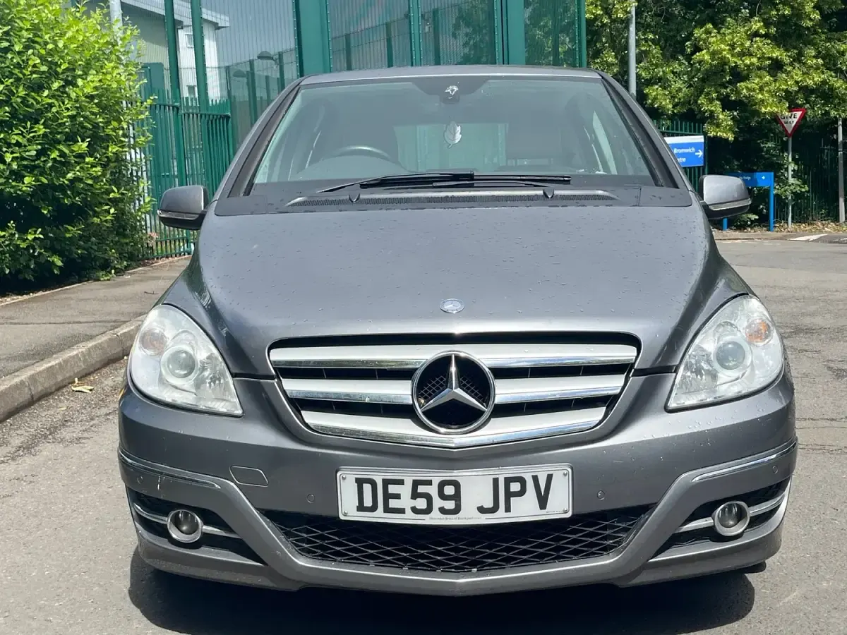 Used Mercedes B180 2009 Grey MPV