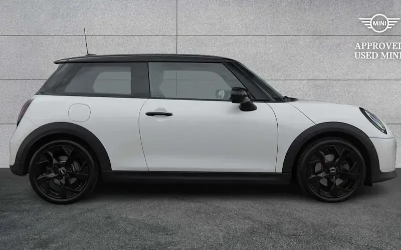 Used Mini Cooper Exclusive 114 kW (156 HP) 2026 Hatchback