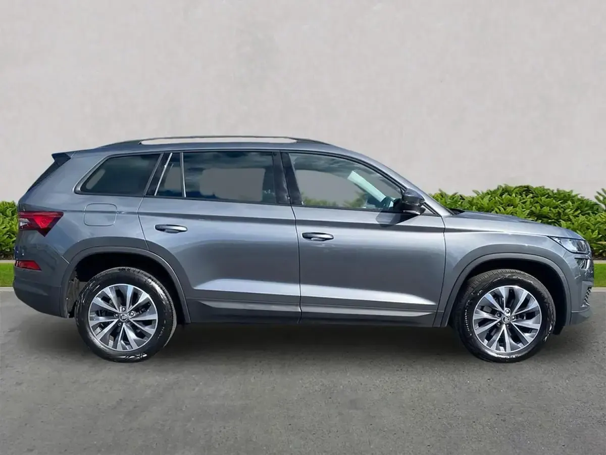 Second-hand Skoda Kodiaq SE Drive 147 CP (108 kW) 2023 Gri SUV