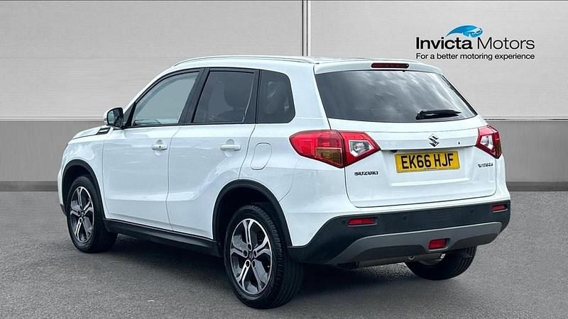 Second-hand Suzuki Vitara SZ5 120 CP (88 kW) 2016 Alb SUV