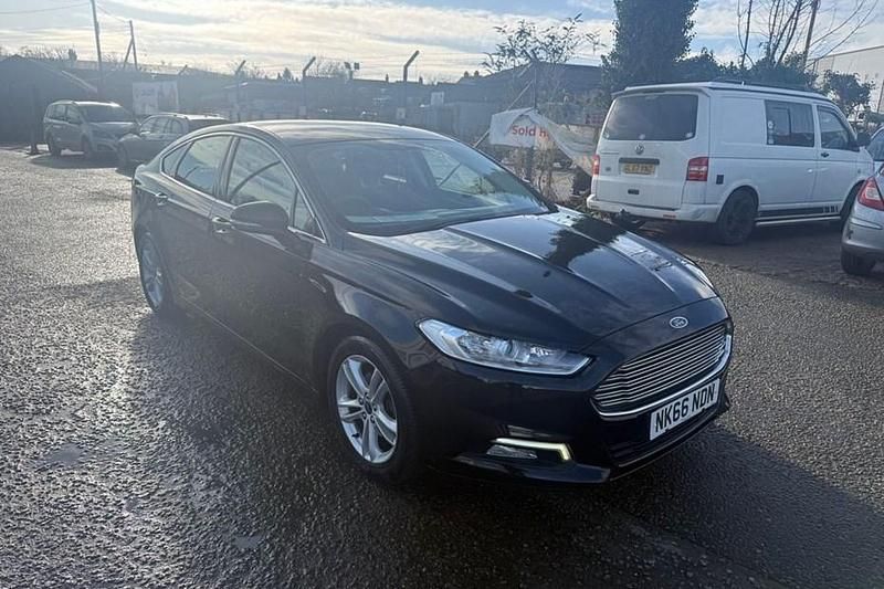 Used Ford Mondeo Zetec 160 HP (117 kW) 2017 Black Hatchback