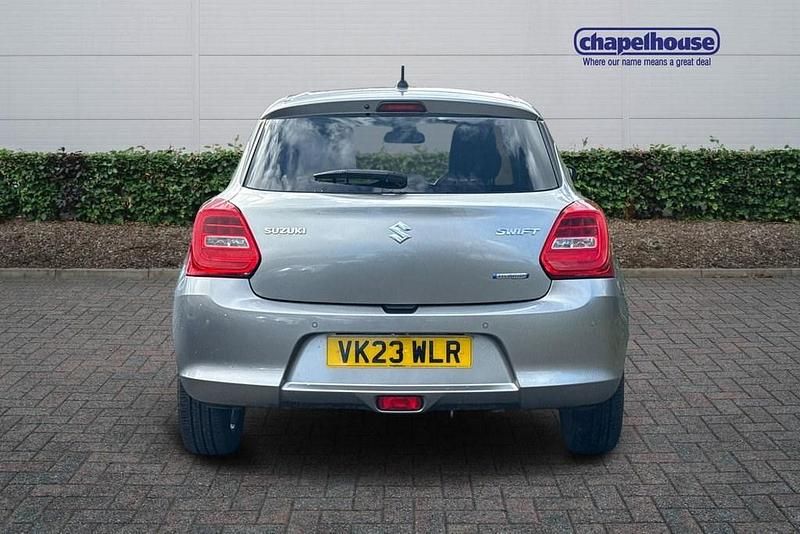 Używany Suzuki Swift SZ5 83 KM (61 kW) 2023 Srebrny Hatchback