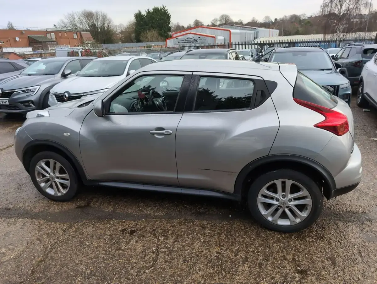 Usado Nissan Juke Acenta 2014 Plateado SUV