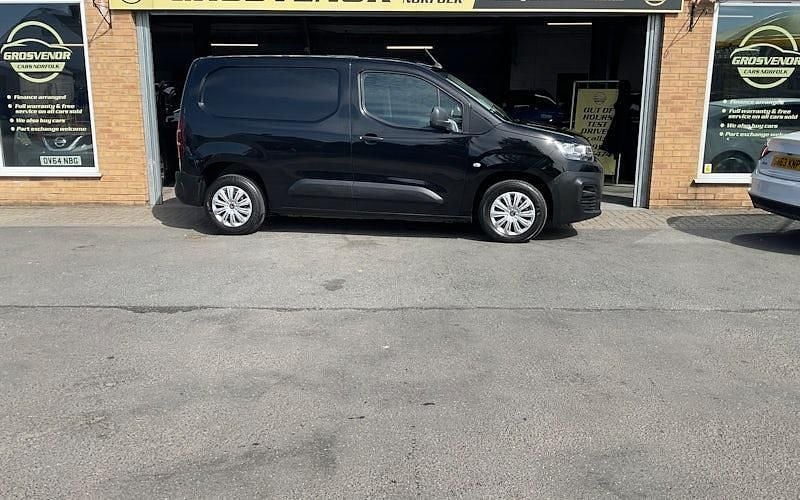 Used Citroën Berlingo 75 HP (55 kW) 2019 Black MPV