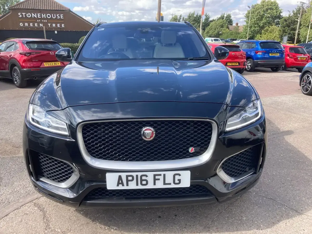 Used Jaguar F-Pace 300 HP (220 kW) 2016 Black SUV