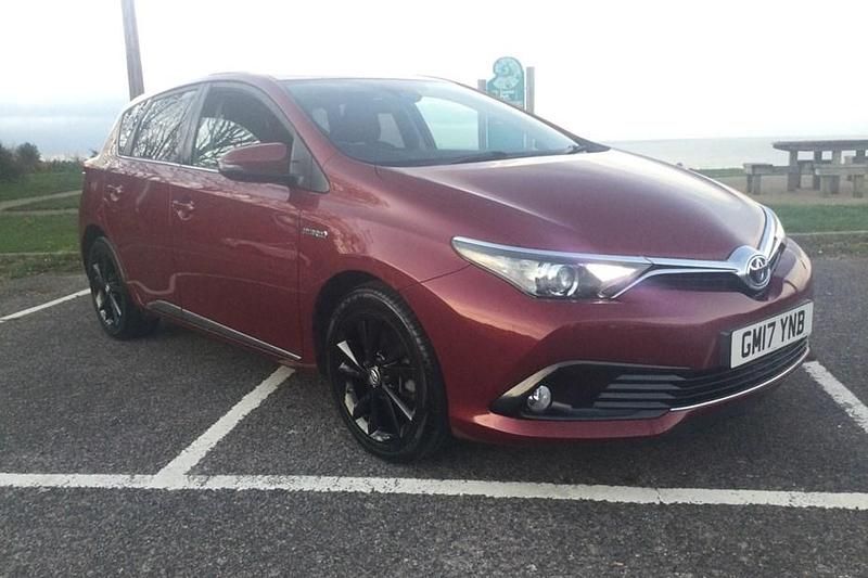 Used 2017 Toyota Auris Hybrid Design | £11,995 (Fair price) - Image 1/1